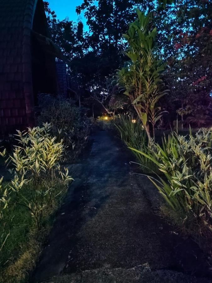 Bougainvillea Bungalow Batumadeg Εξωτερικό φωτογραφία